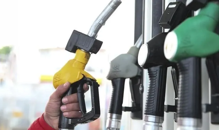 Benzine zam geldi